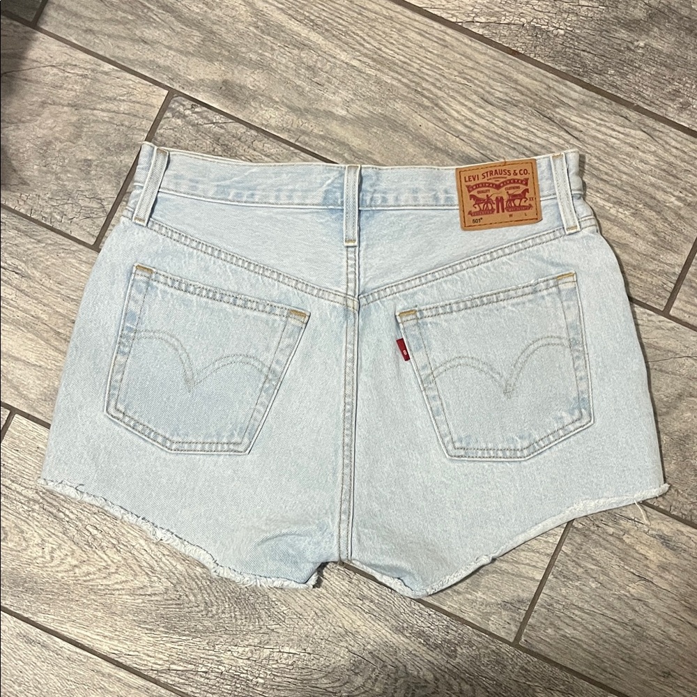 Levi's 501 Light Blue Jean Shorts - Picture 2 of 3
